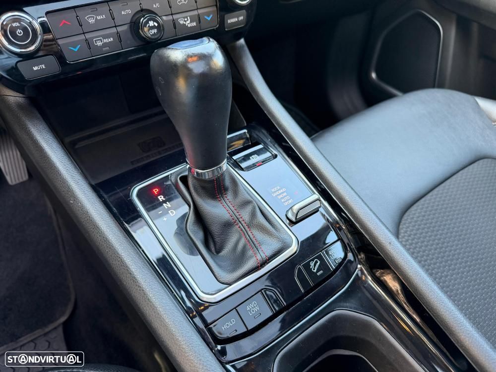 Jeep Compass 1.3 T-GDI 4xe PLUG-IN HYBRID Auto First Edition Urban - 14