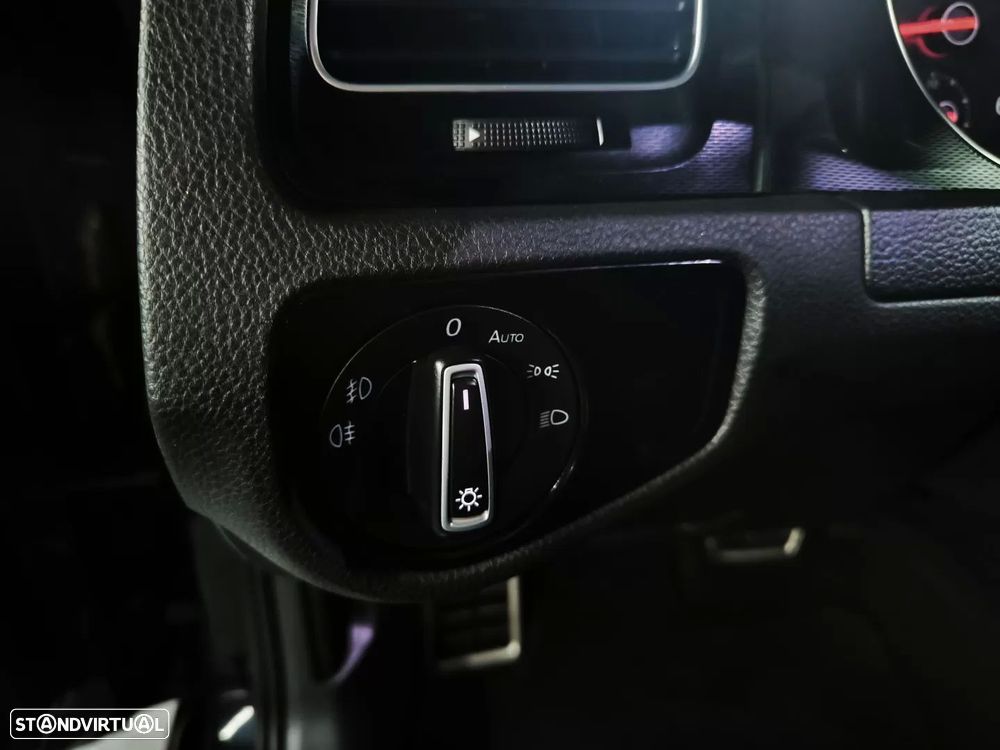 VW Golf 2.0 TDI GTD DSG - 38