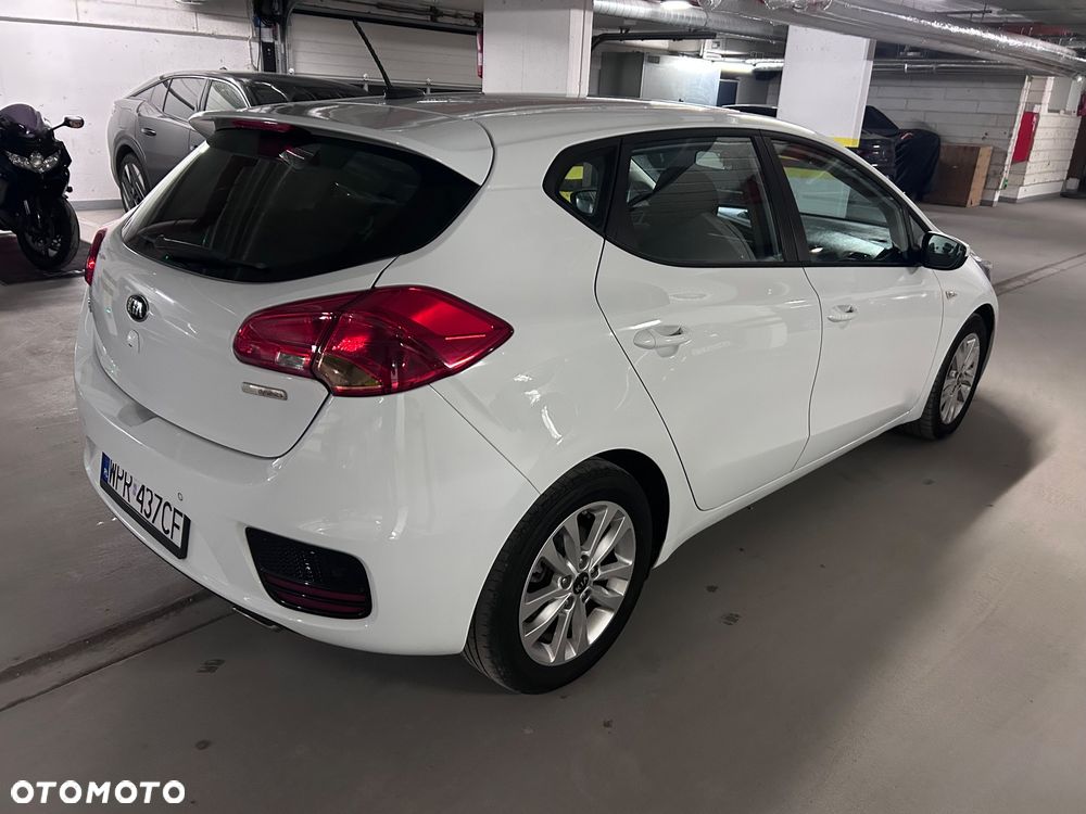 Kia Ceed 1.6 CRDi Smart Plus - 4