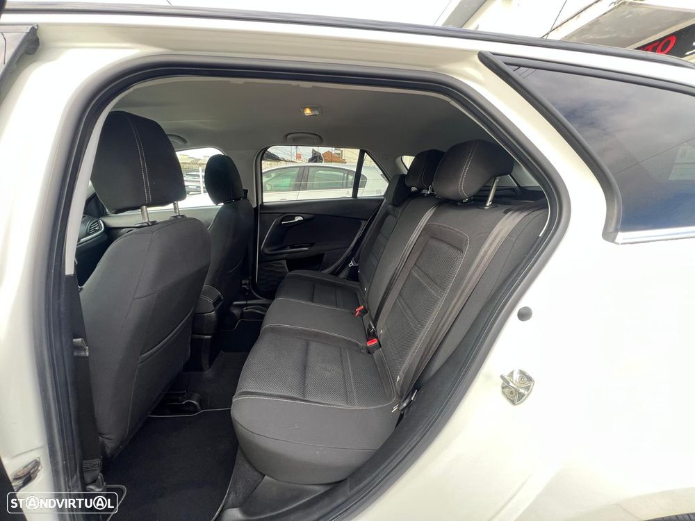 Fiat Tipo Station Wagon 1.3 M-Jet Lounge Tech - 21