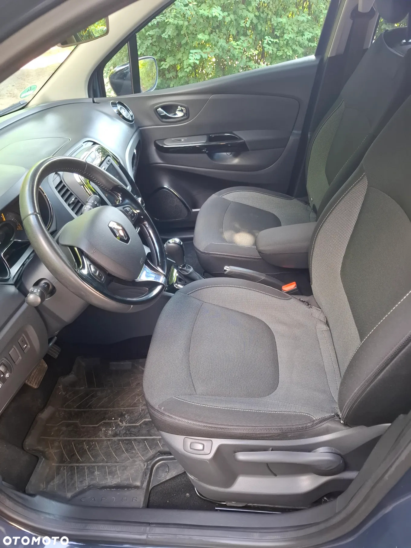 Renault Captur - 23