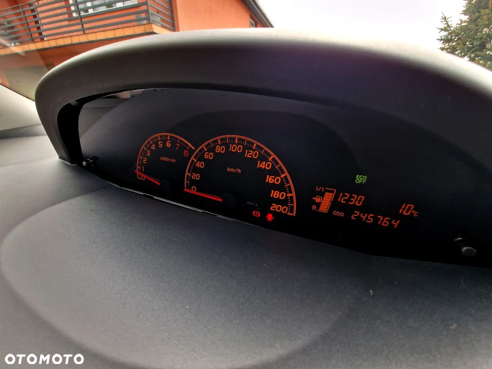 Toyota Yaris 1.33 Prestige - 23