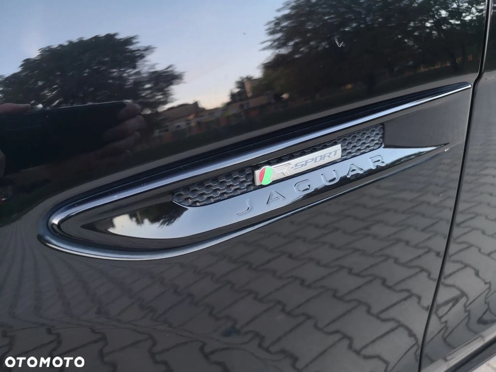 Jaguar F-Pace 20d AWD R-Sport - 31