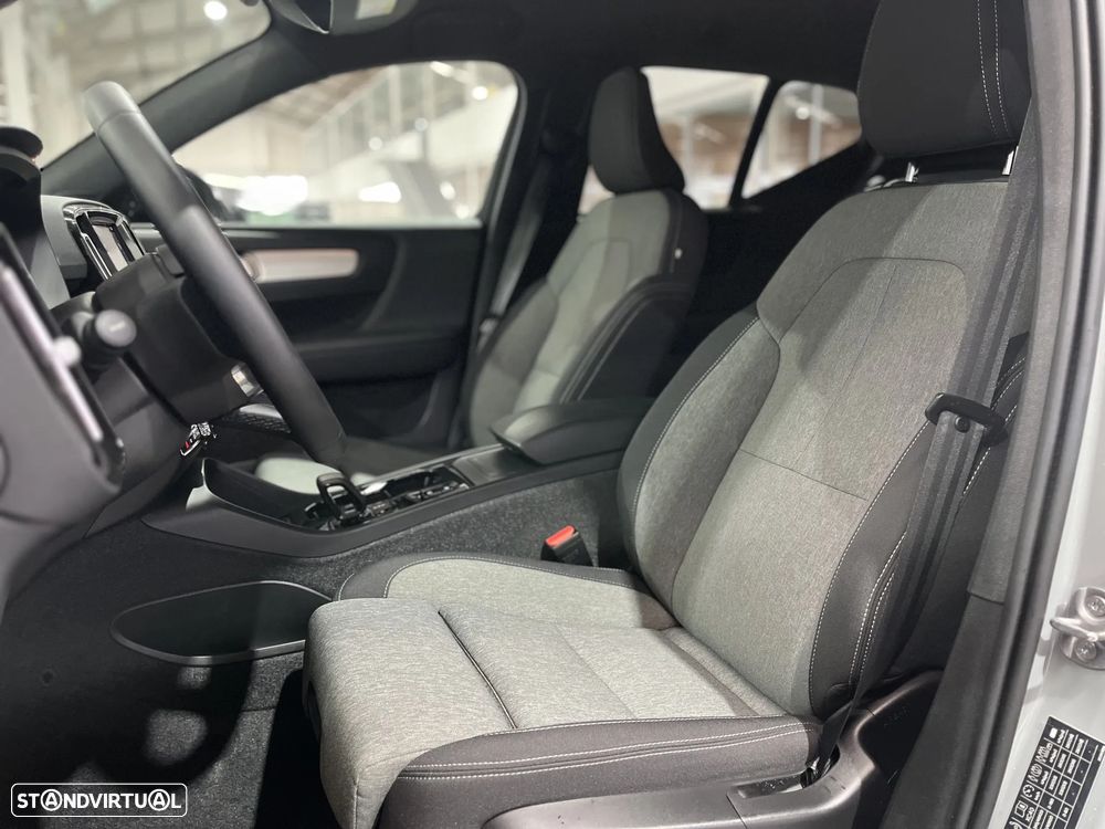 Volvo XC 40 2.0 B3 Plus Dark - 16