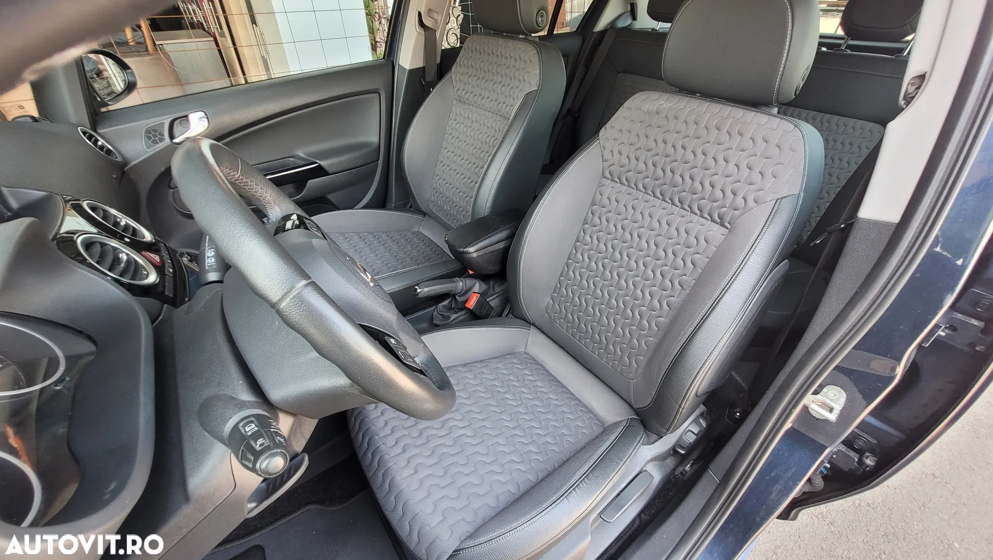 Opel Corsa 1.2 Cosmo - 32