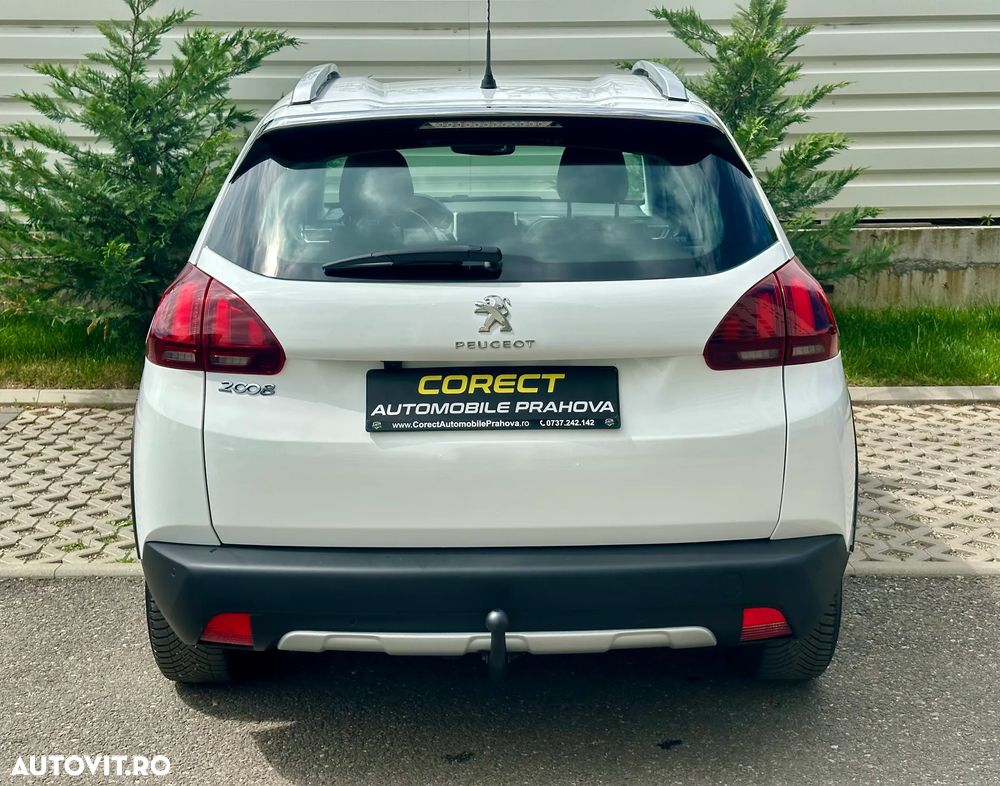 Peugeot 2008 - 12