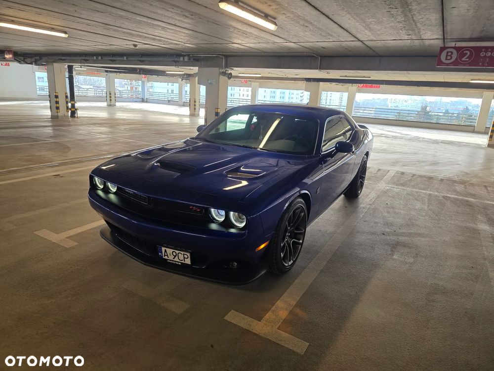 Dodge Challenger - 2