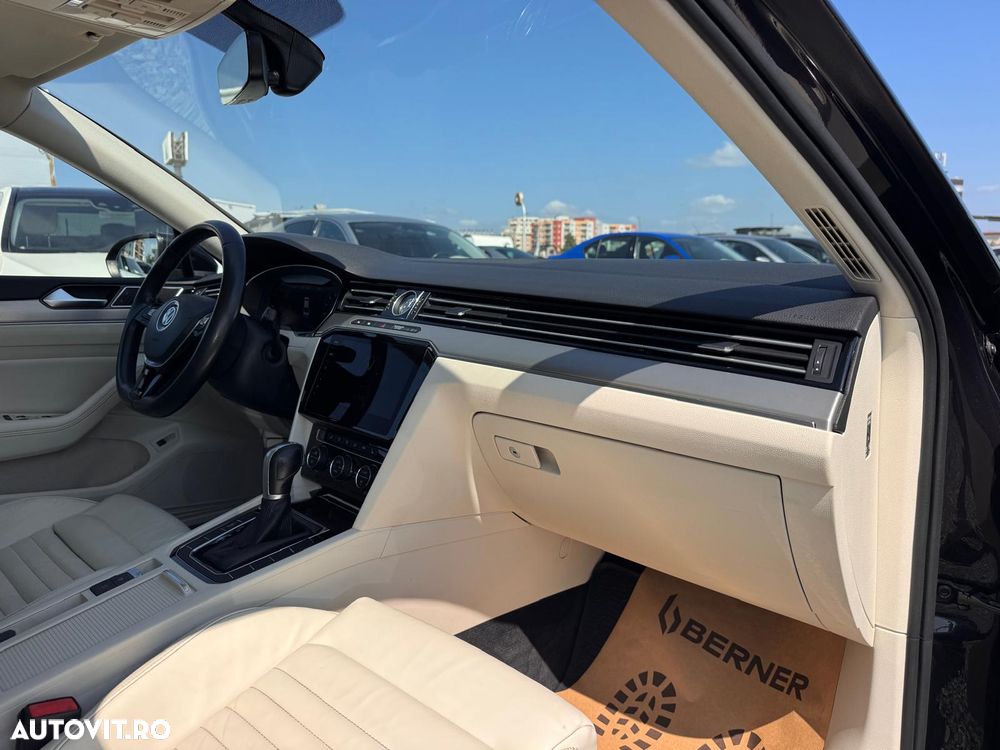 Volkswagen Passat 2.0 TDI DSG Highline - 13