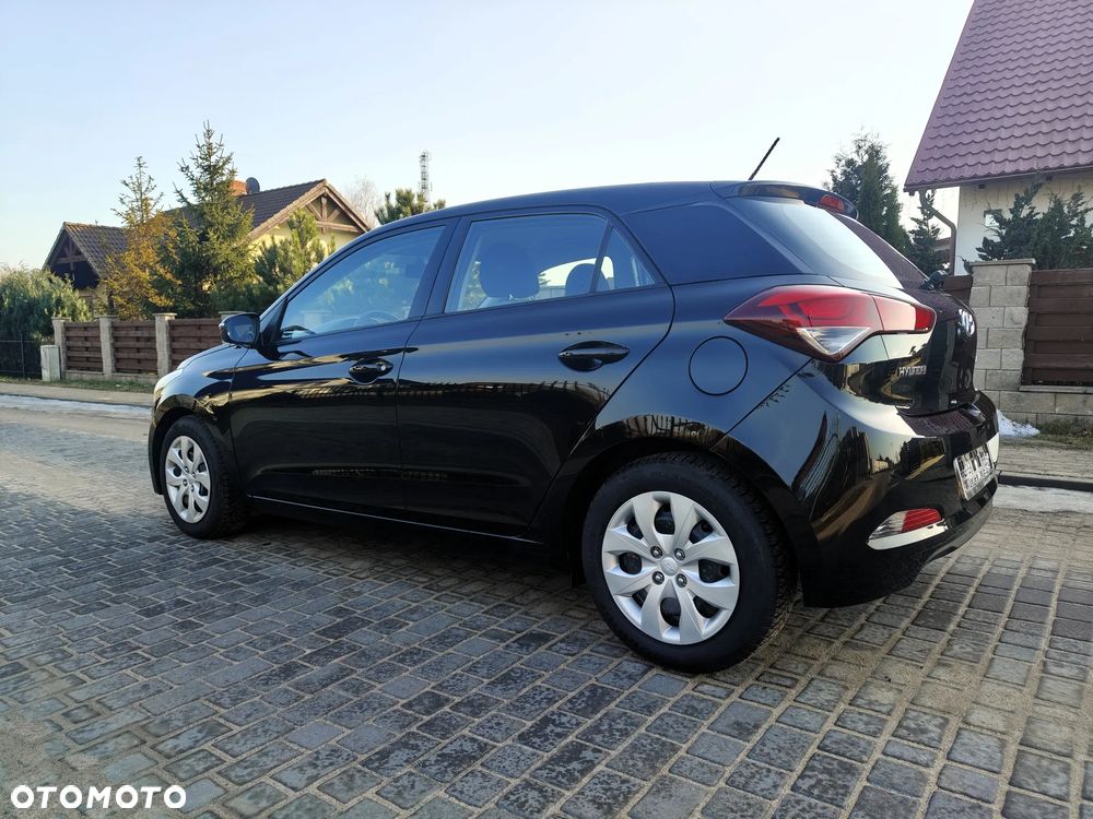 Hyundai i20 blue 1.2 - 7