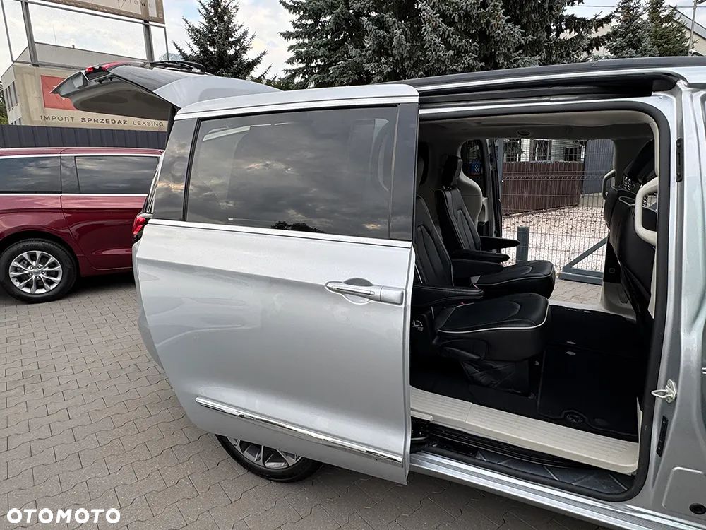 Chrysler Pacifica - 19