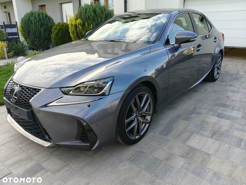 Lexus IS 200t / 300 F Sport - 1