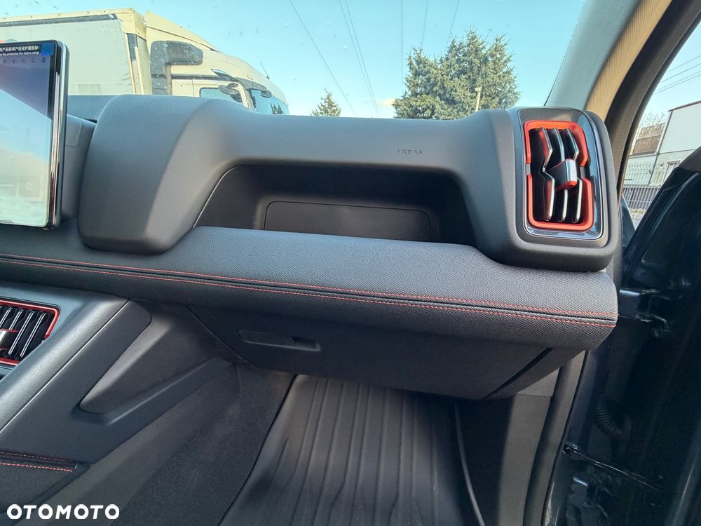 BYD Shark 6 - 12
