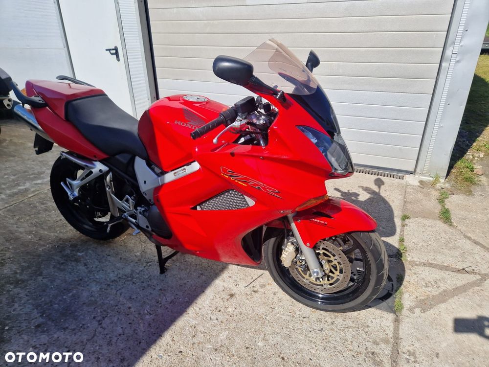 Honda VFR - 2
