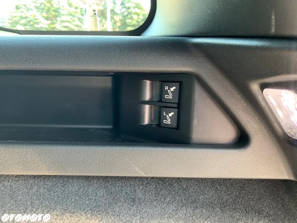 Land Rover Discovery Sport - 19