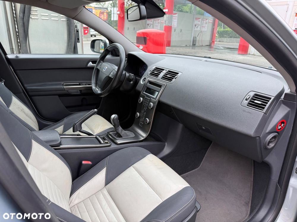 Volvo S40 2.0D R-Design Momentum - 9