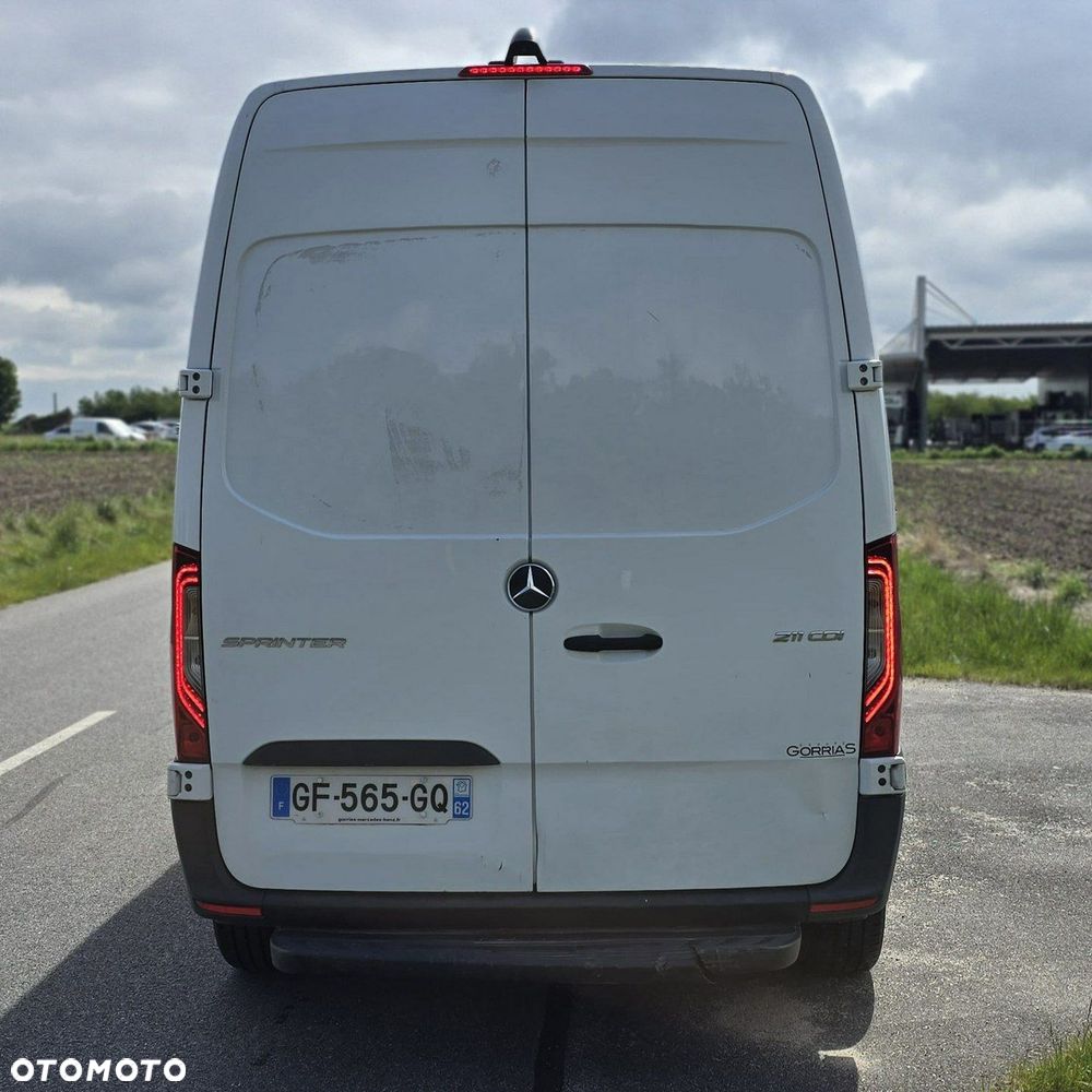Mercedes-Benz Sprinter - 20
