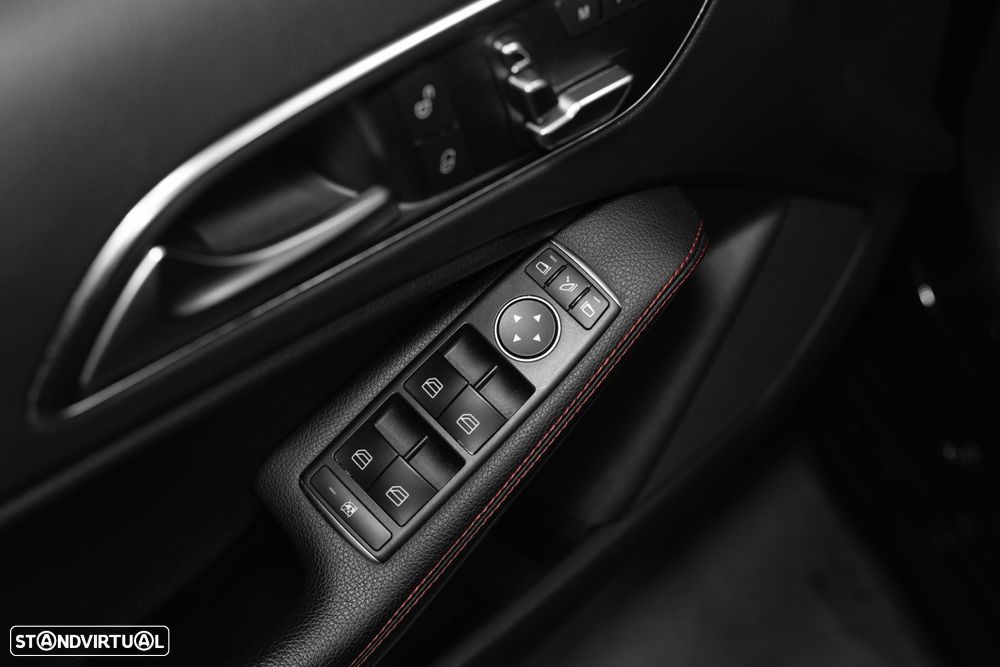 Mercedes-Benz A 45 AMG 4Matic Speedshift 7G-DCT - 22