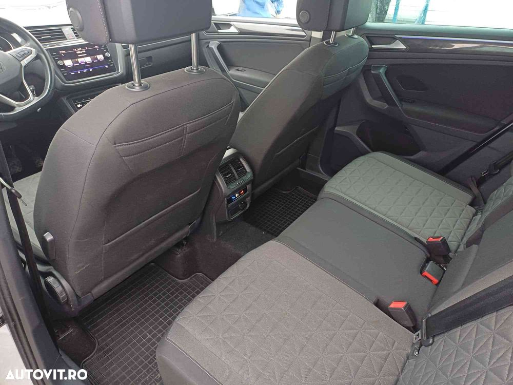 Volkswagen Tiguan - 11