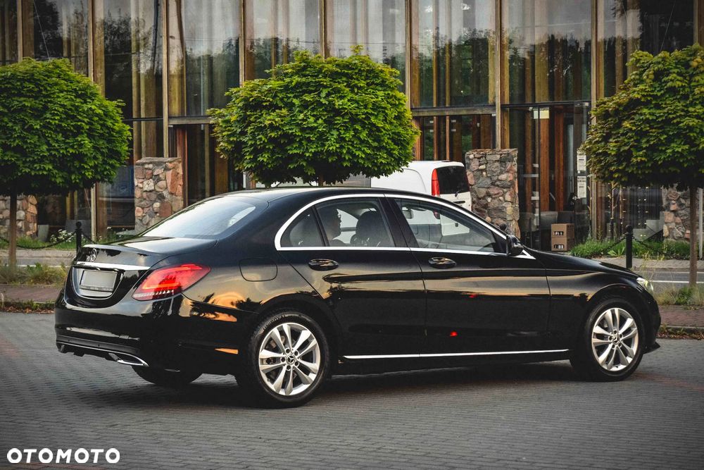 Mercedes-Benz Klasa C 180 9G-TRONIC - 17