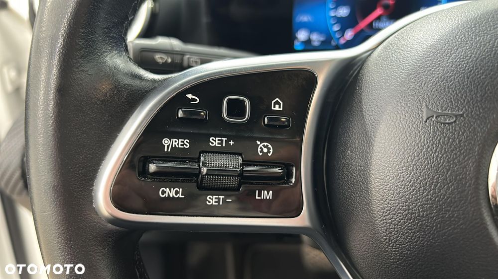 Mercedes-Benz Klasa A 200 7G-DCT - 25