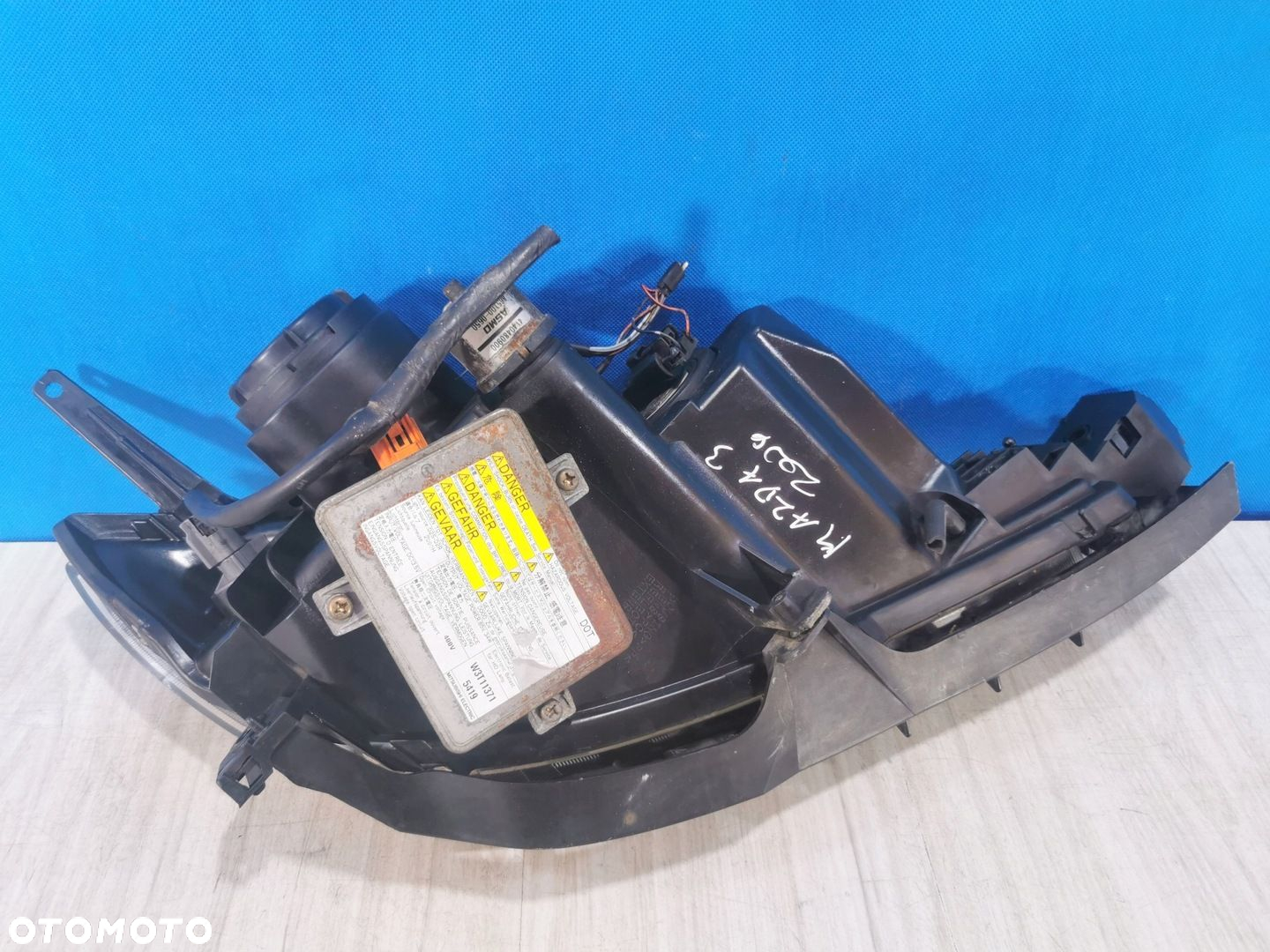 Mazda 3 BK hatchback lampa reflektor przód lewa Xenon Anglik - 3