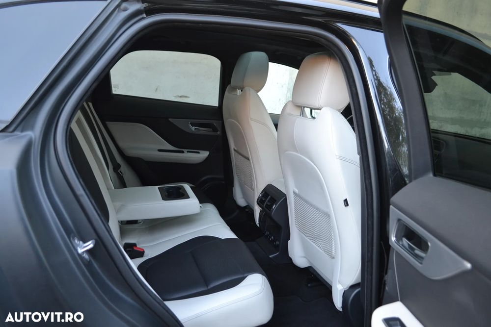 Jaguar F-Pace S AWD - 9