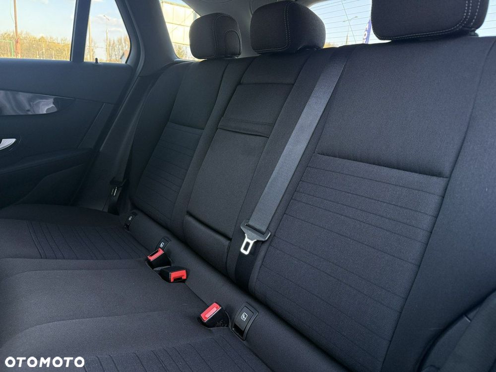 Mercedes-Benz GLC - 32