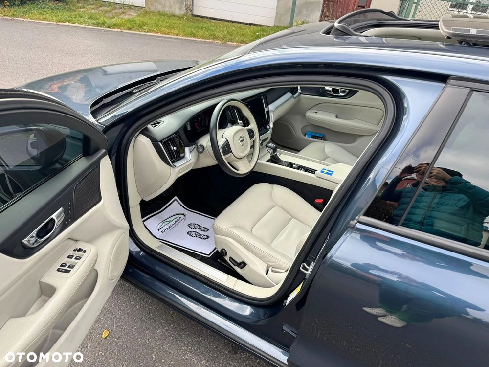 Volvo S60 T6 AWD Momentum Pro - 8