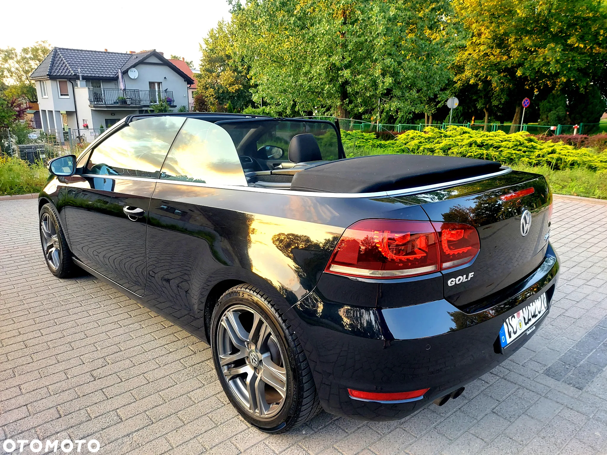 Volkswagen Golf Cabrio 2.0 TDI BlueMotion Technology Exclusive - 22
