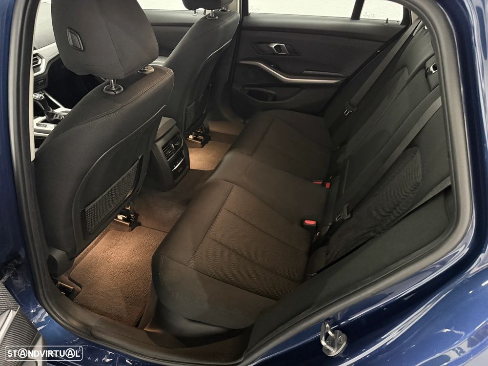 BMW 318 d Advantage - 12