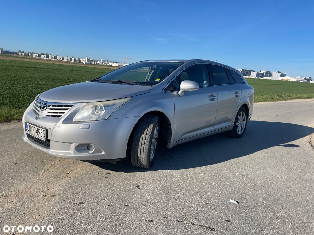 Toyota Avensis 2.0 D-4D Luna - 2