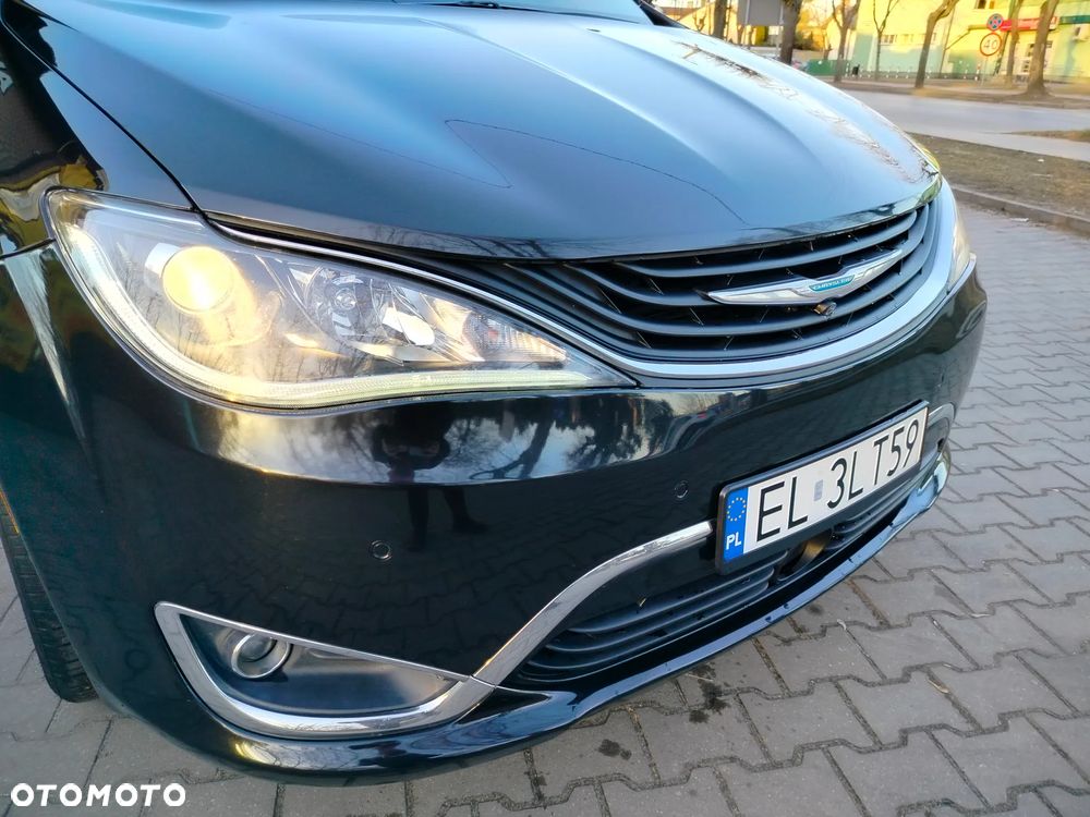 Chrysler Pacifica - 40