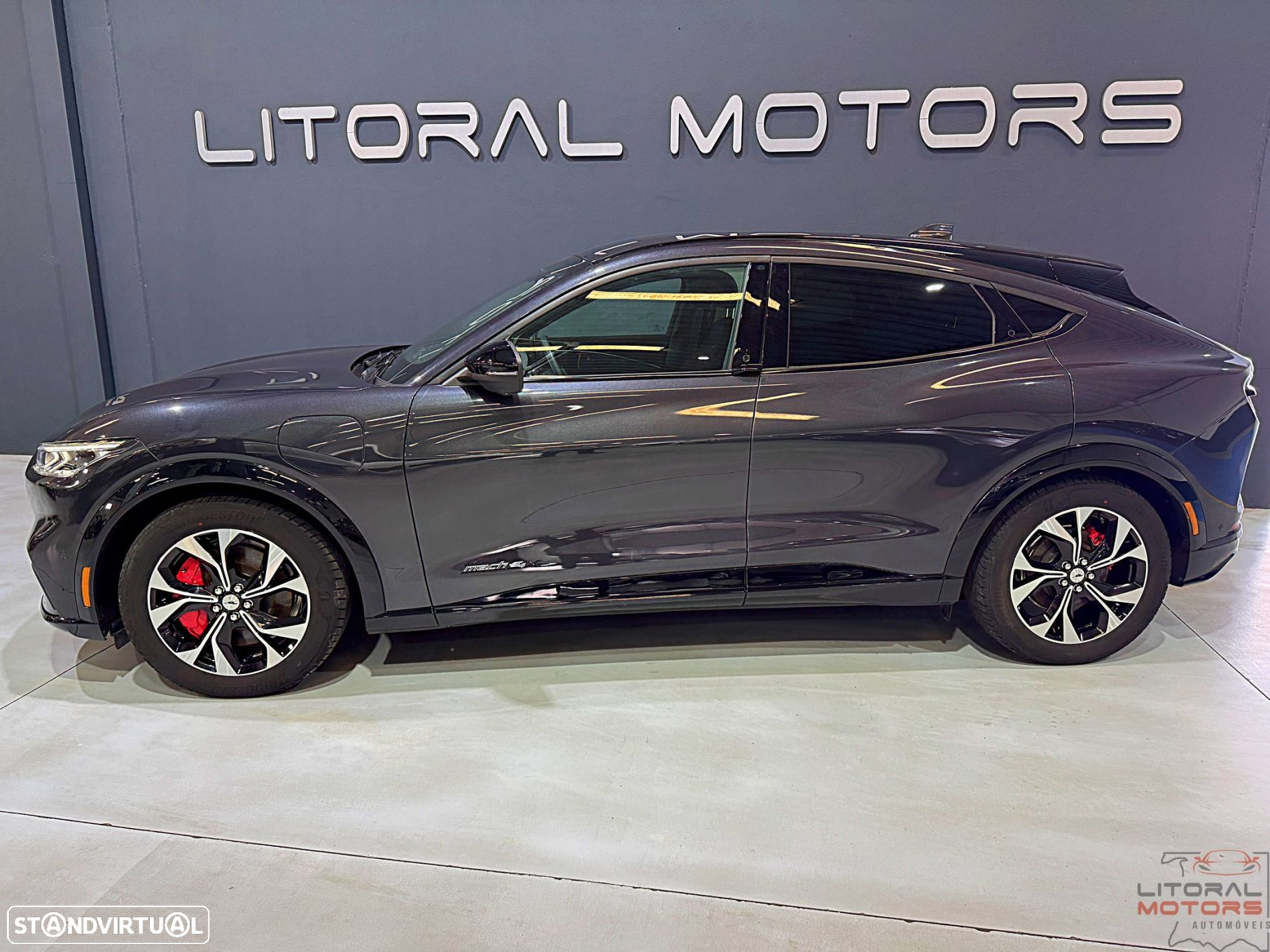 Ford Mustang Mach-E Premium AWD - 6