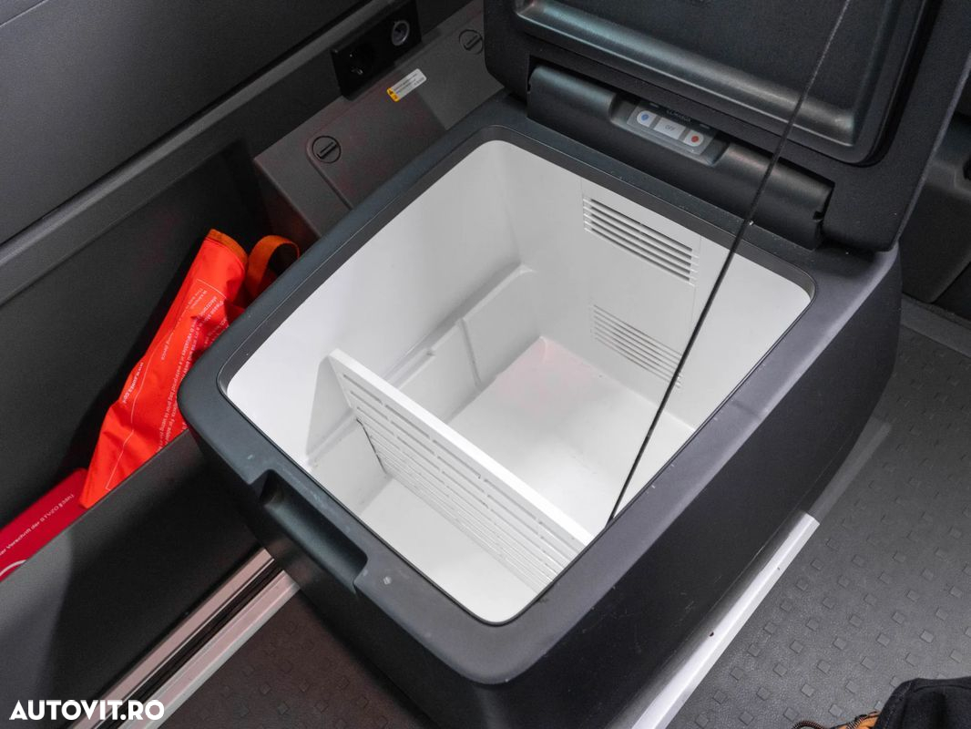 Volkswagen California - 38
