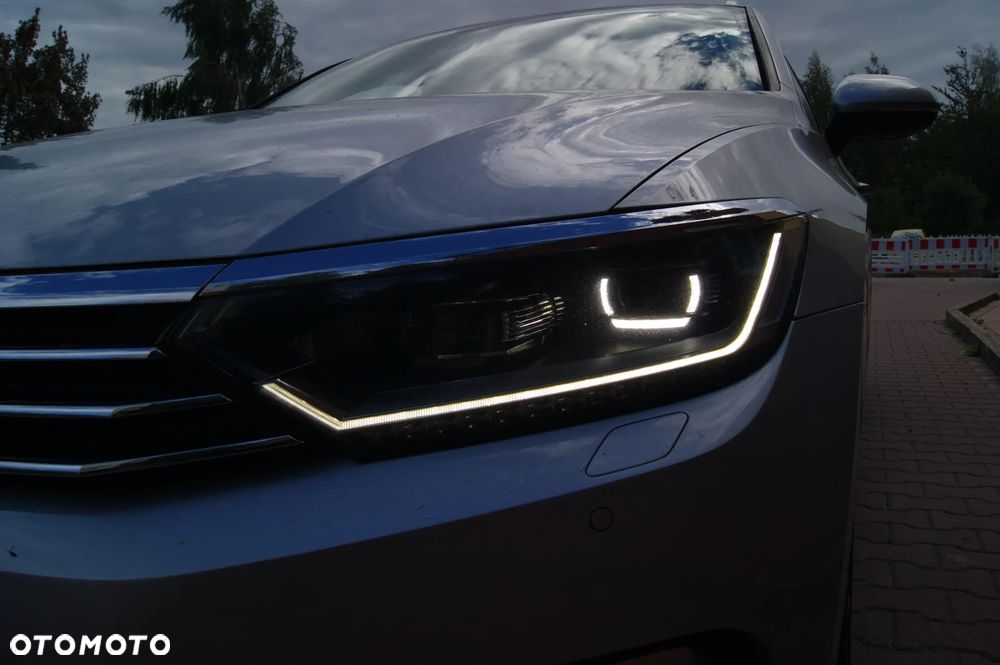 Volkswagen Passat 1.6 TDI SCR DSG Business - 38