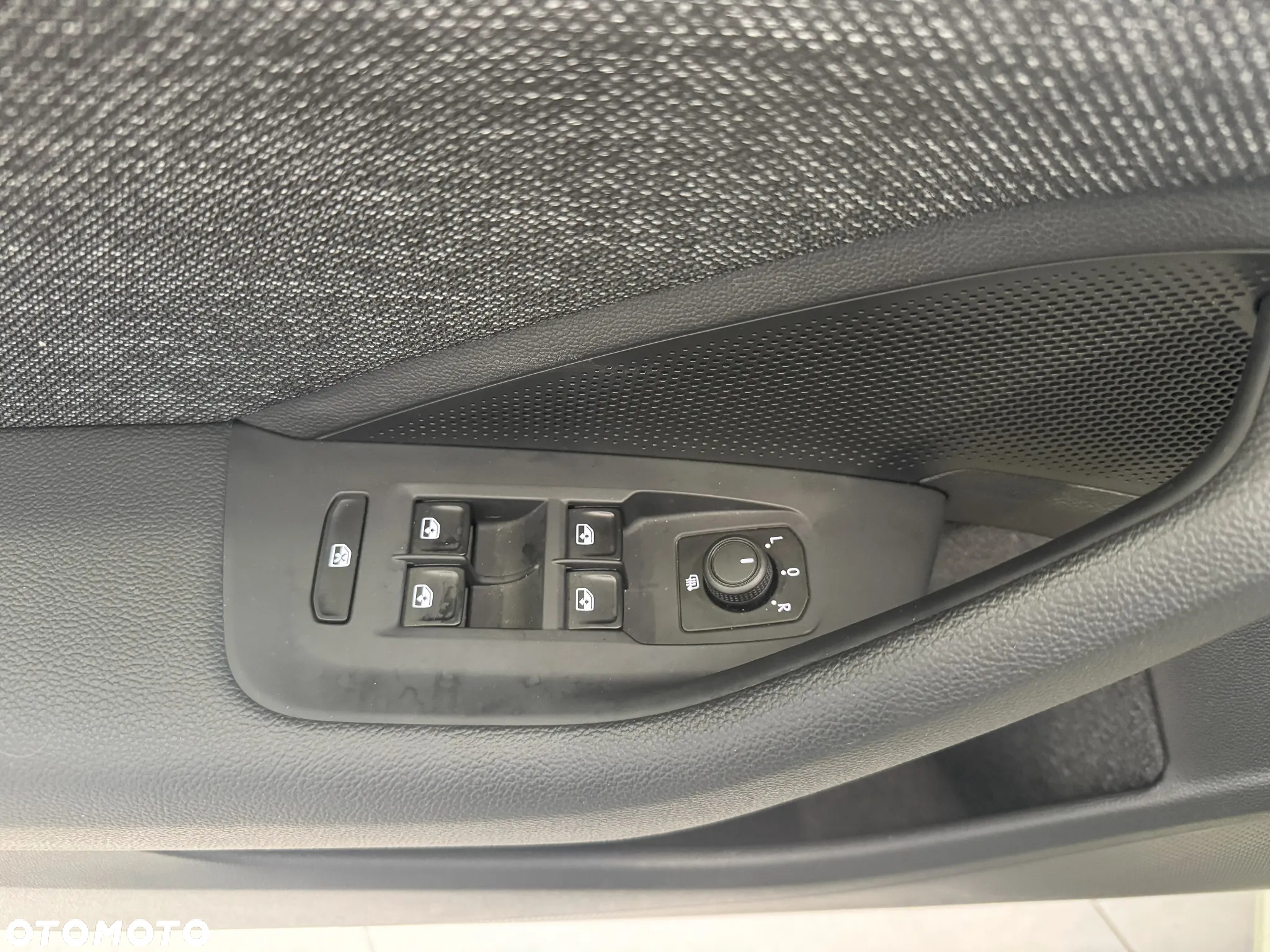 Skoda Superb 2.0 TDI SCR Essence DSG - 17