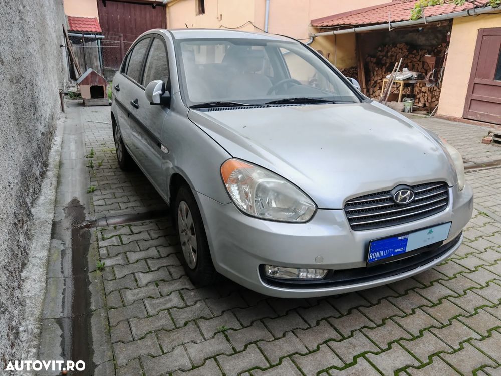 Hyundai Accent MC 14 DOHC 4DR GL CLASSIC - 2