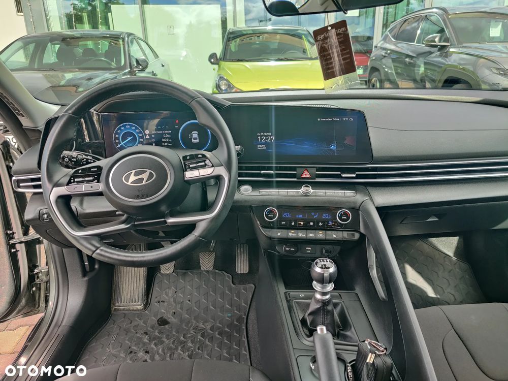 Hyundai Elantra 1.6 Smart - 13