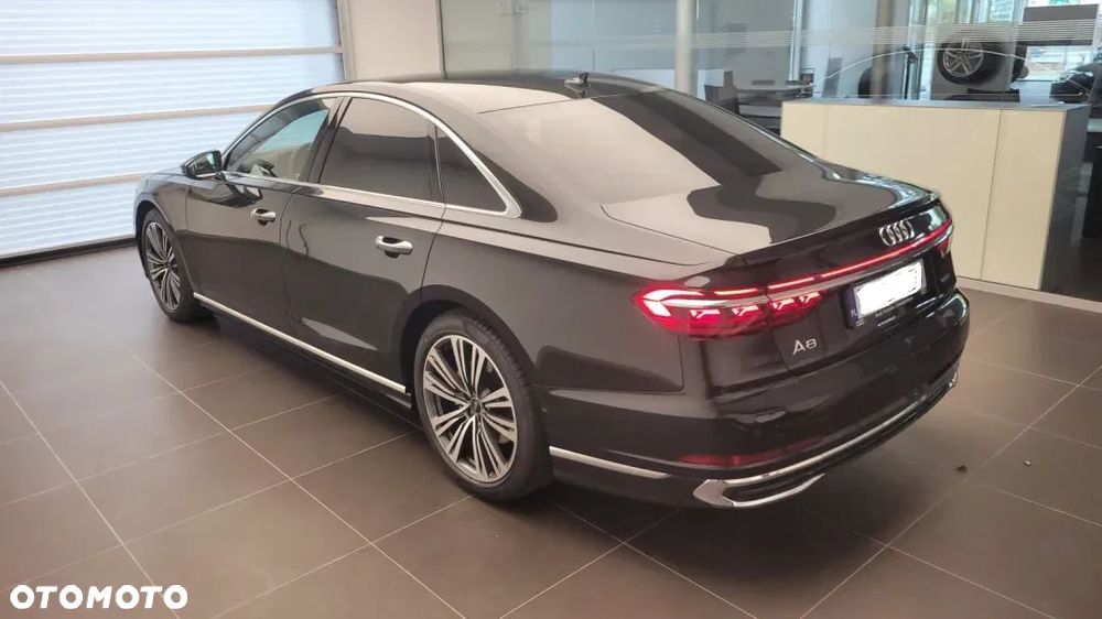 Audi A8 - 4