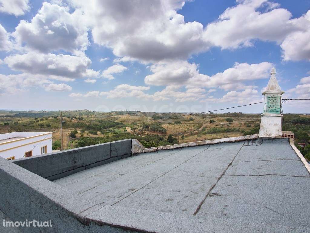 Moradia T2 com garagem, pátios exteriores e horta agricola - Grande imagem: 3/13