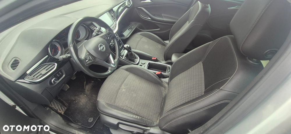 Opel Astra 1.6 CDTI Dynamic - 10
