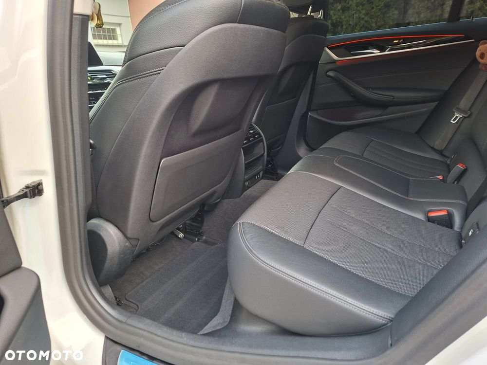BMW Seria 5 518d Sport Line - 14