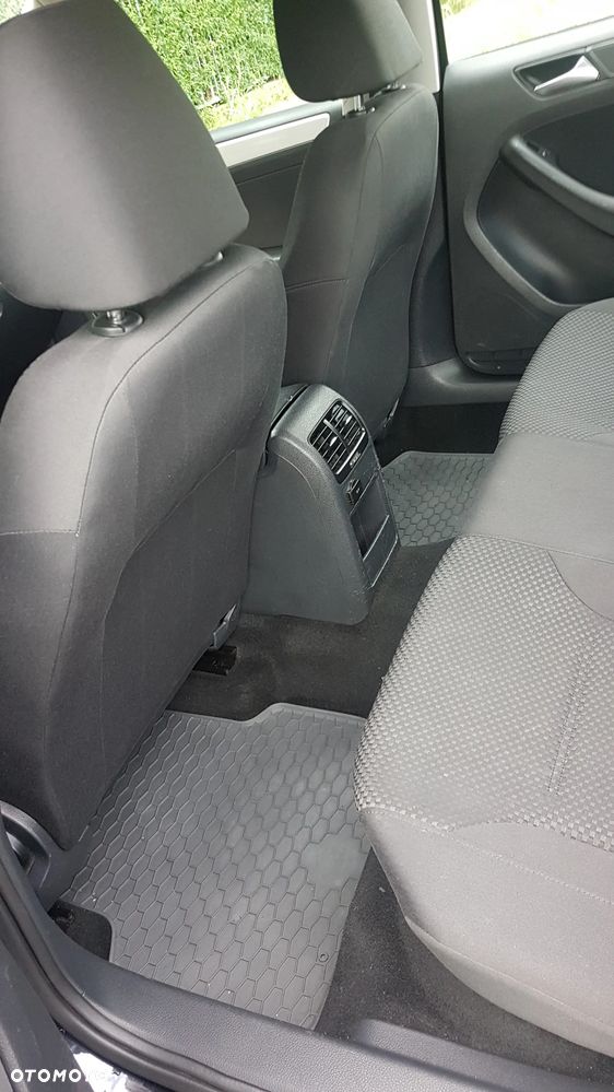 Volkswagen Jetta - 9