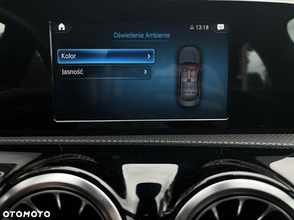 Mercedes-Benz CLA 180 Progressive 7G-DCT - 20