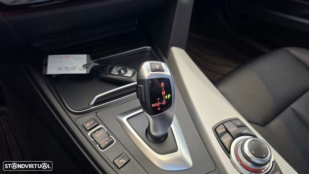 BMW 318 d Line Luxury Auto - 42