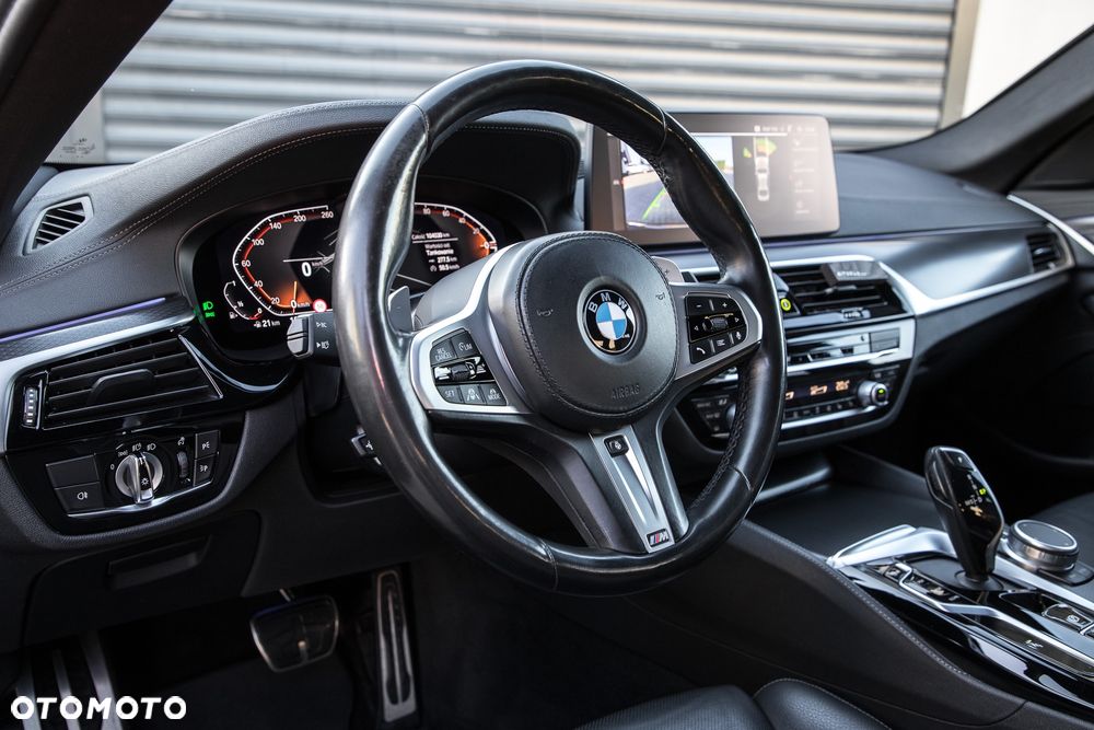 BMW Seria 5 530i xDrive Sport Line sport - 35