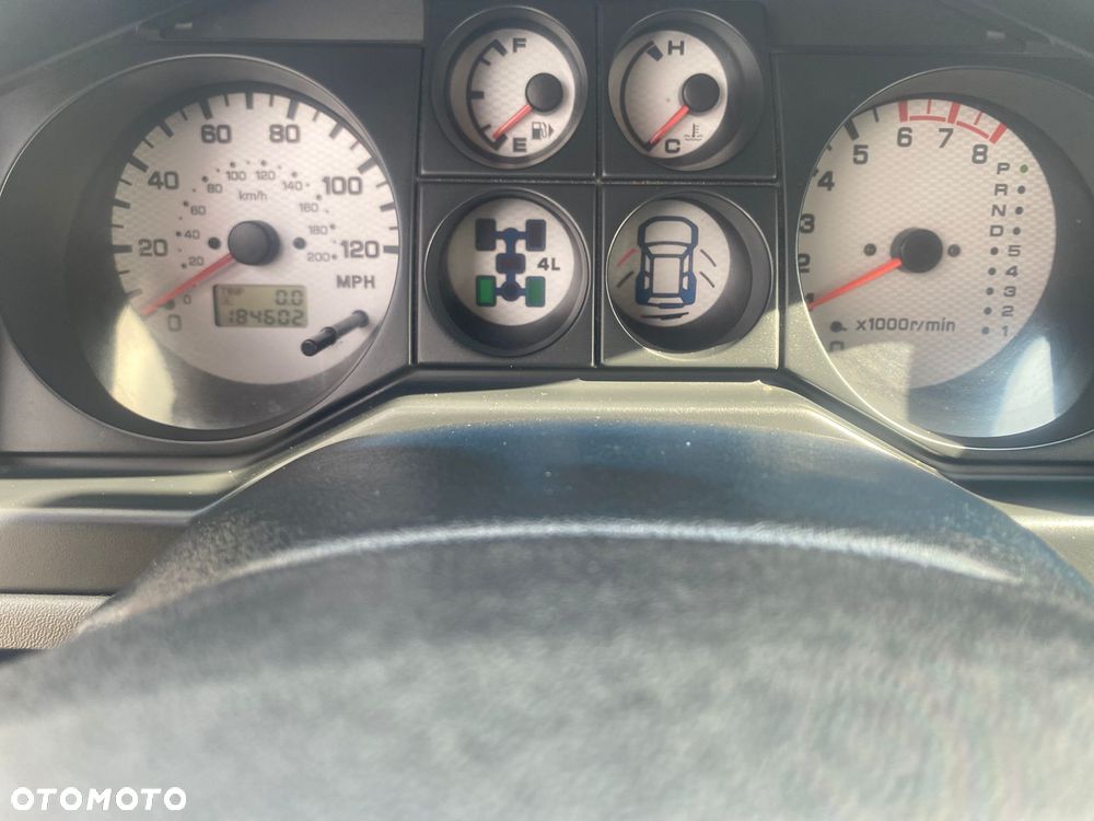 Mitsubishi Montero 3.8 Limited - 13