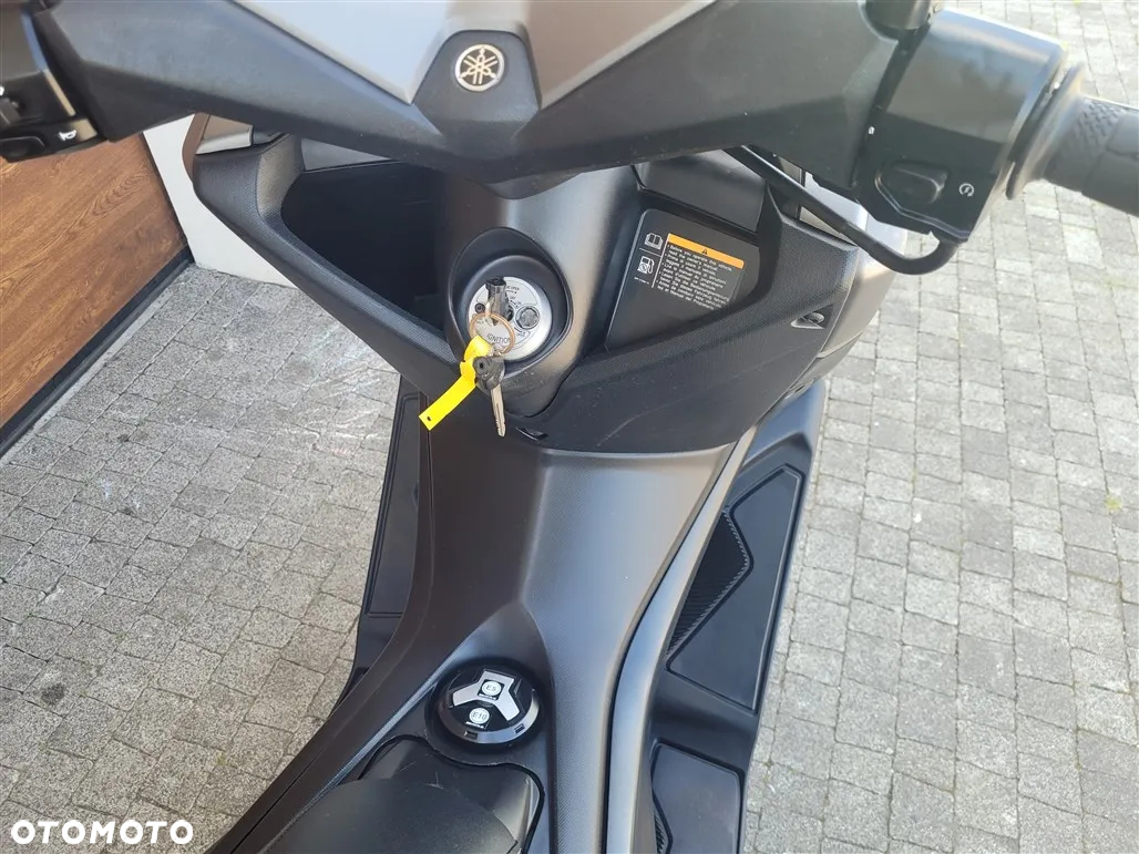 Yamaha NMAX - 12