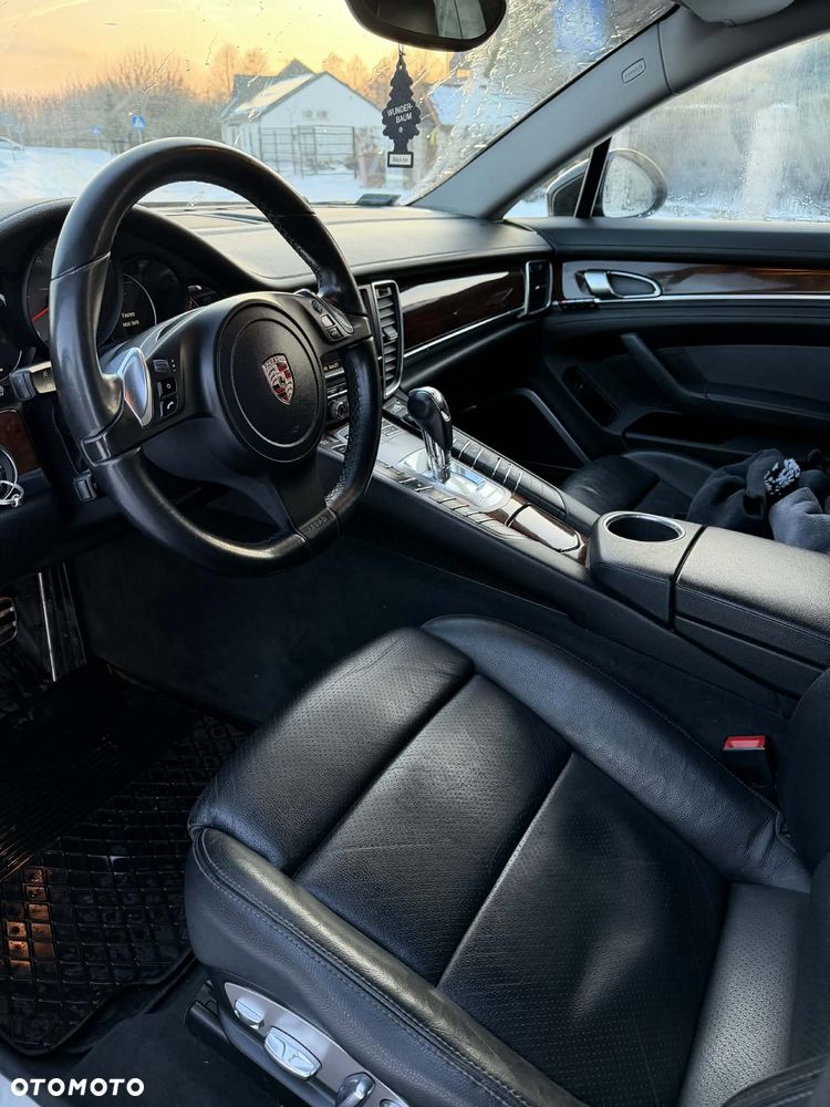 Porsche Panamera 4S PDK - 17