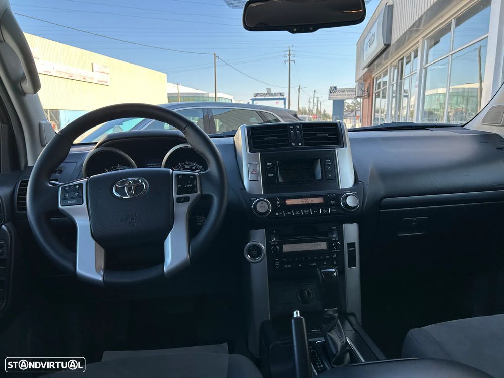 Toyota Land Cruiser - 29